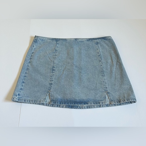 ASOS Dresses & Skirts - NWOT ASOS Designs Women’s Light Wash Mini Skirt SZ 16 🩵